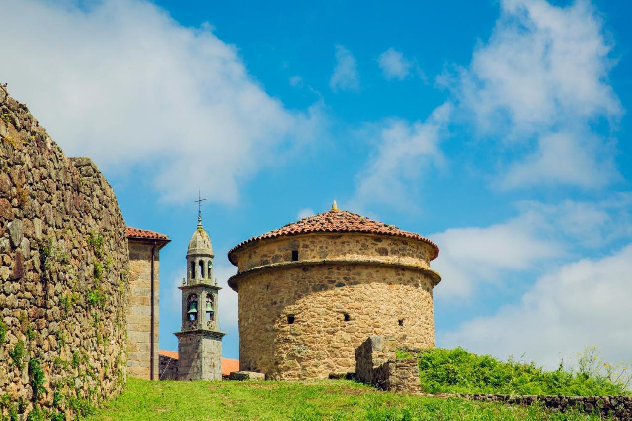 Monasterio Y Pension De Moraime Bagian luar foto