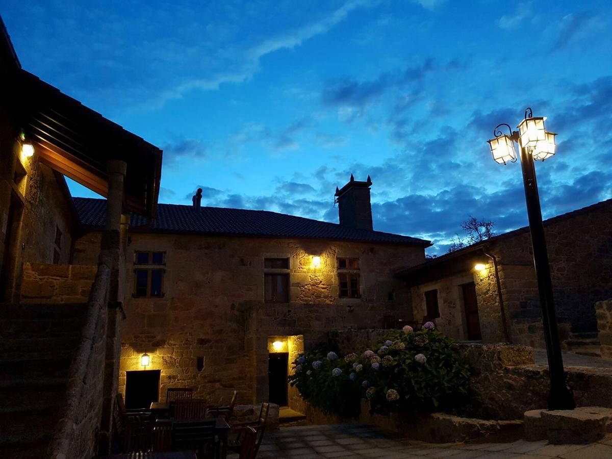 Monasterio Y Pension De Moraime Bagian luar foto